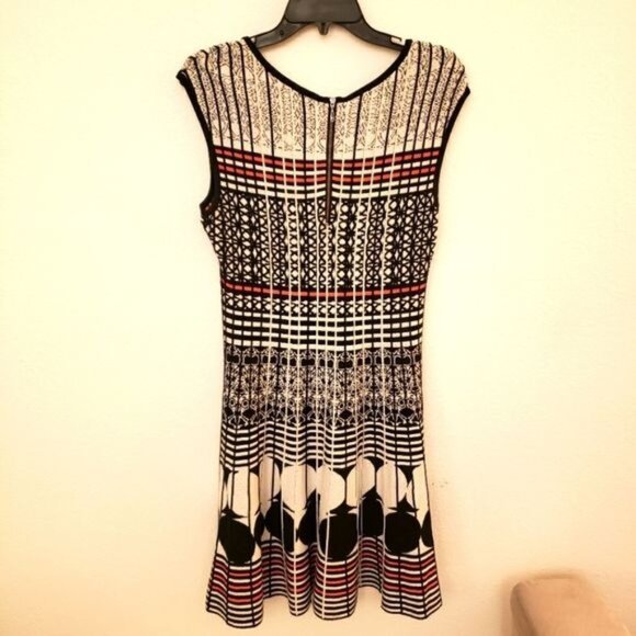 Nik + Zoe Geometric Print Sleeveless Cotton blend Knit Dress Size PM EUC - Picture 2 of 6